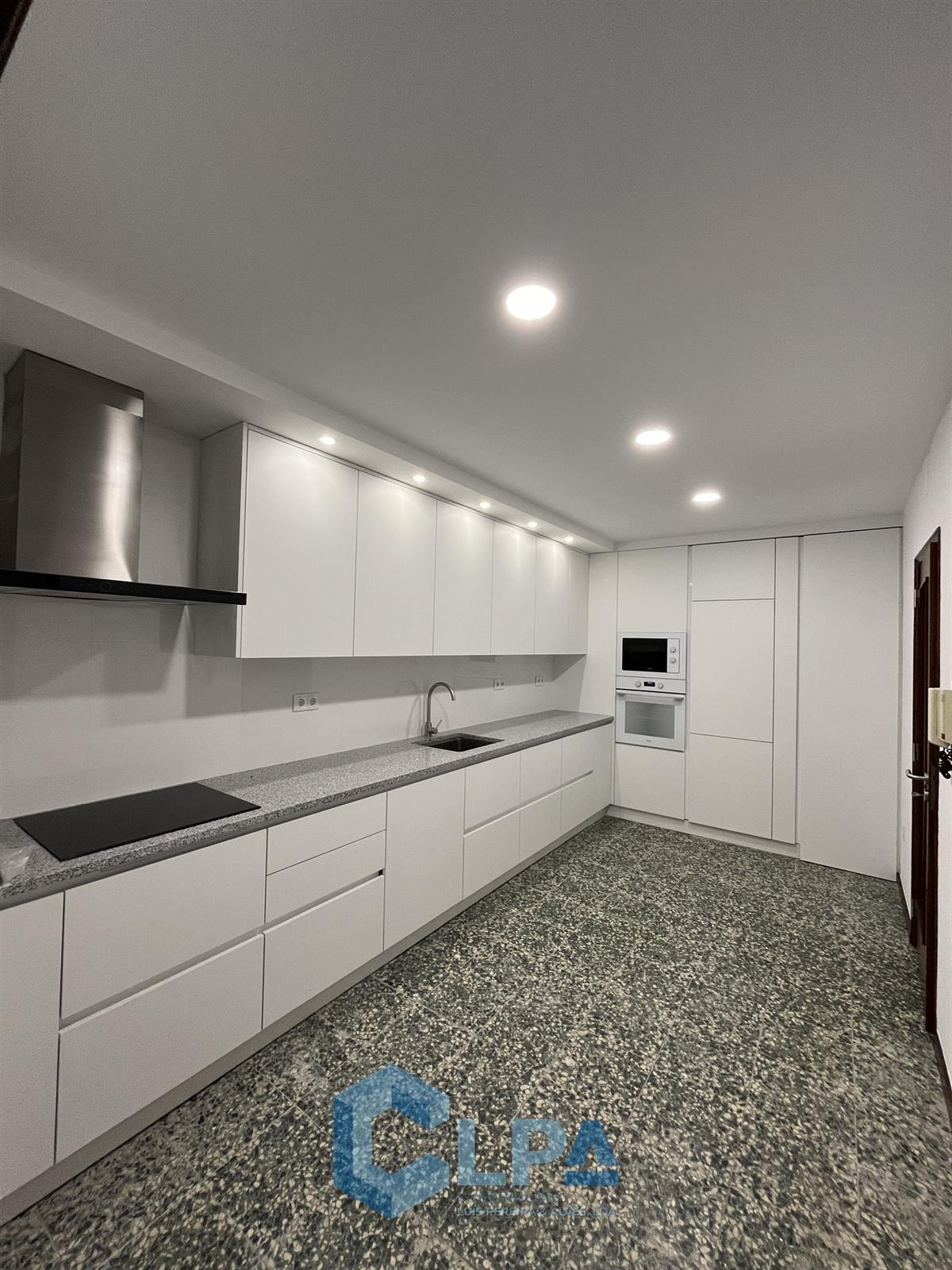 Apartamento remodelado em Coimbra — CLPA