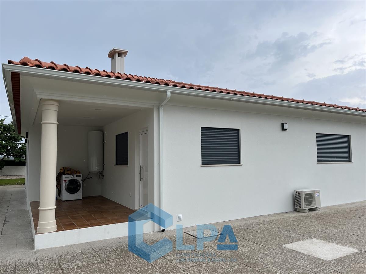 Moradia remodelada em Poiares — CLPA